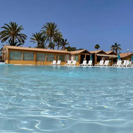 Parque Bali Con Aire Acondicionado 마스팔로마스